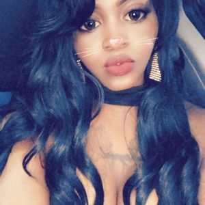 Meet your Posher, Livia